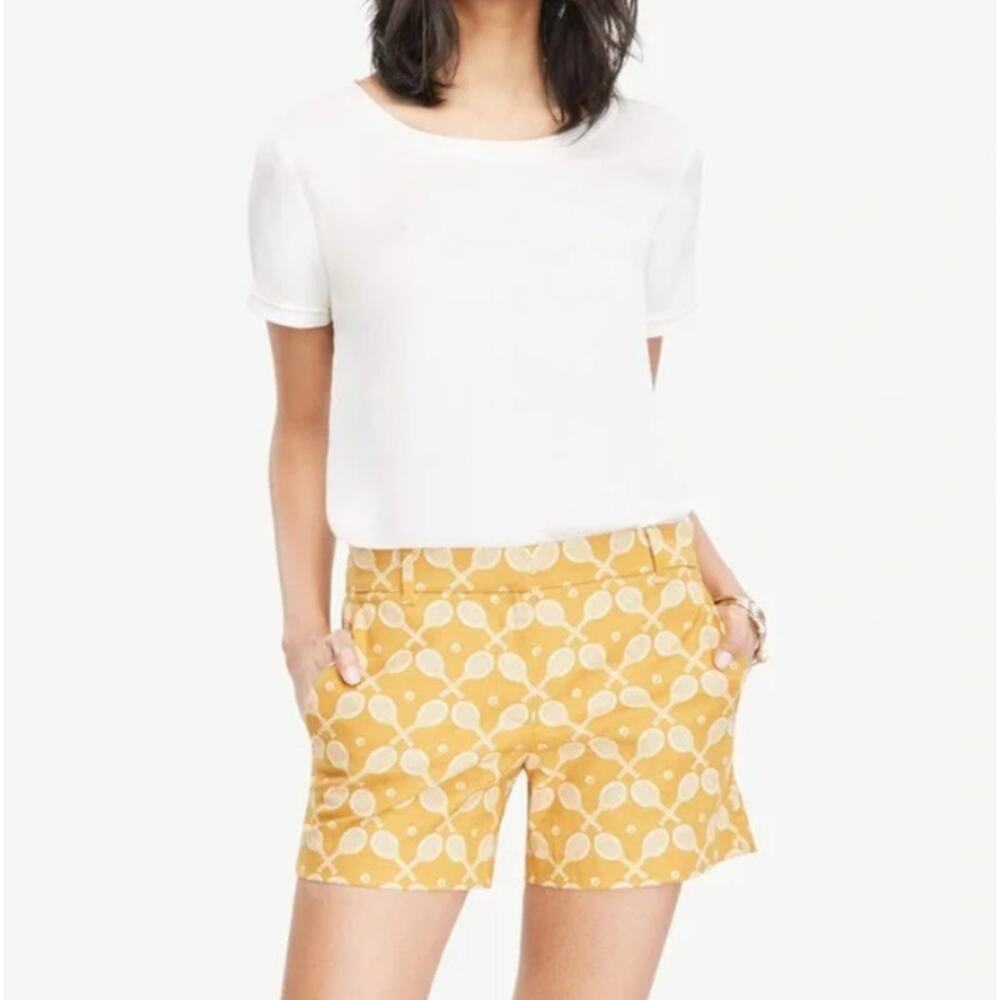 Ann Taylor Devin Short in Gold Tennis Racket Print Size 2 Petite